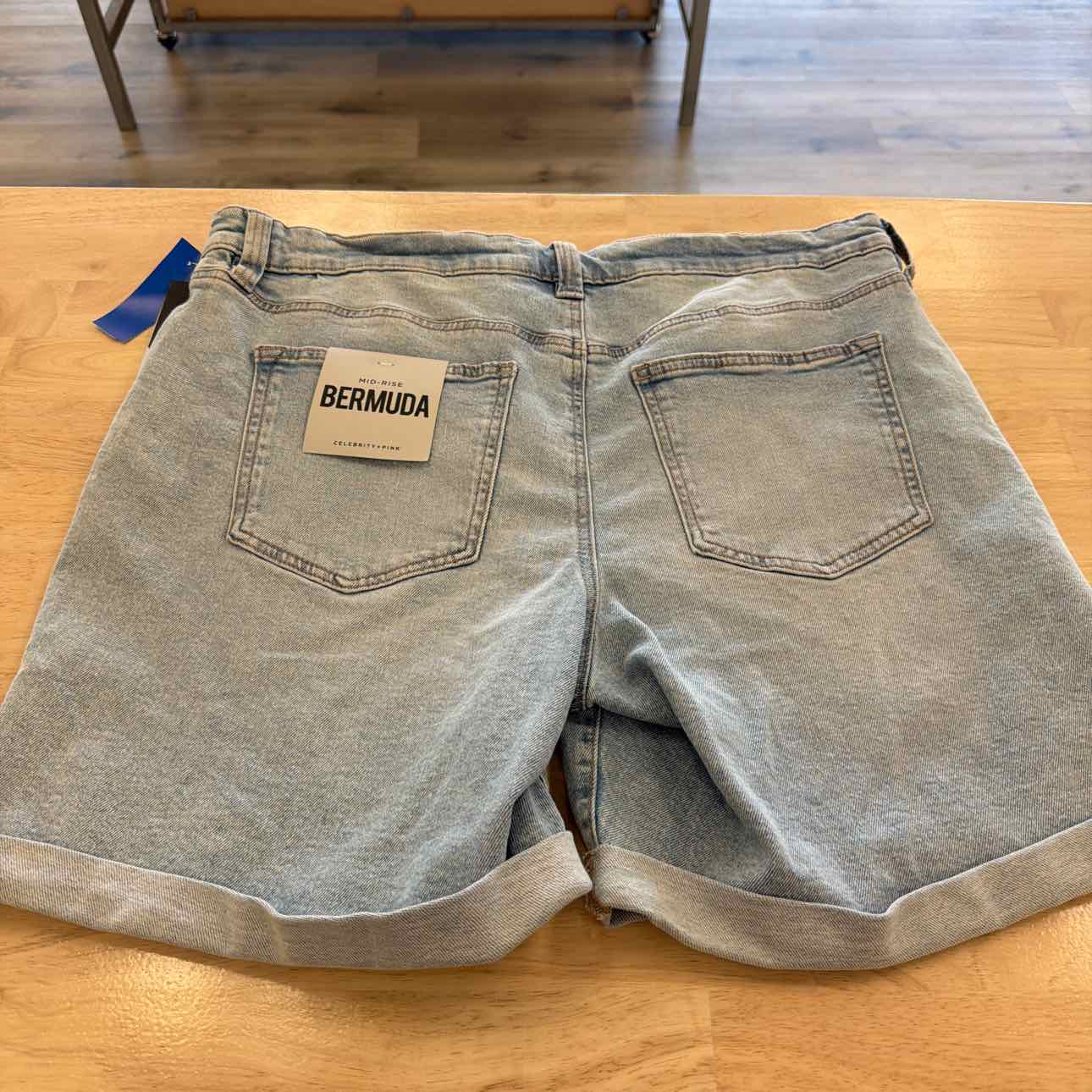 Celebrity pink Women Size 18 Blue New Shorts