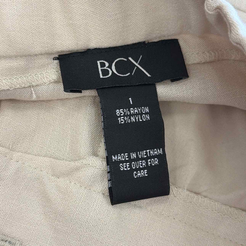 BCX Women Size 1 Tan New Shorts