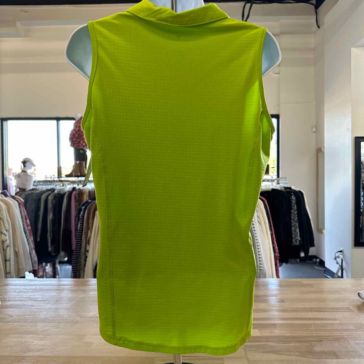 Bette & Court Size M Green Polo