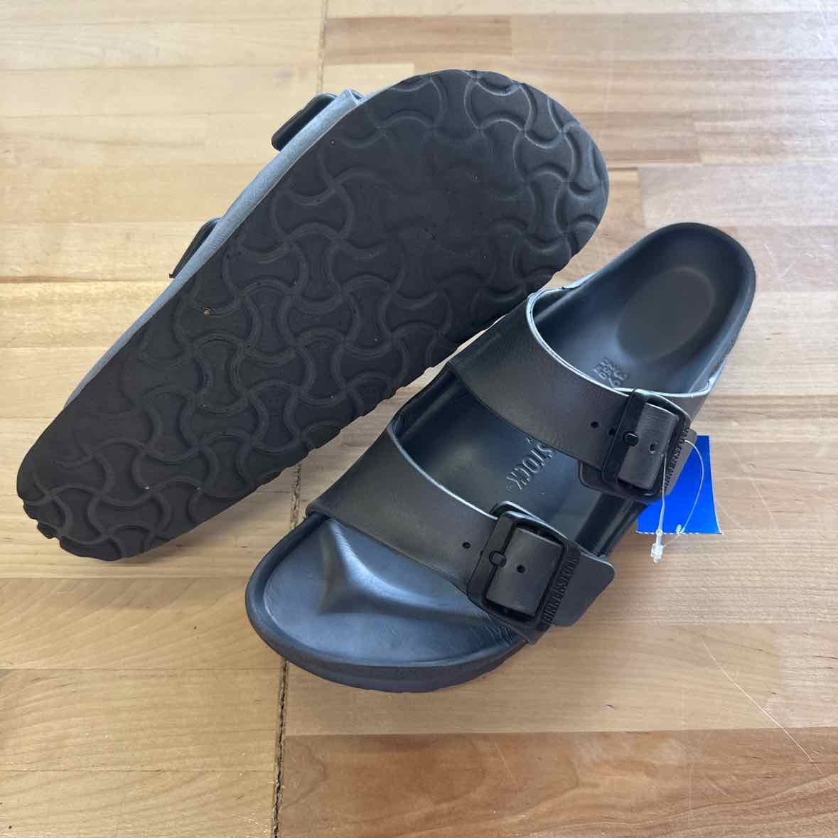 Birkenstock Size 8 Gray Preloved Sandals