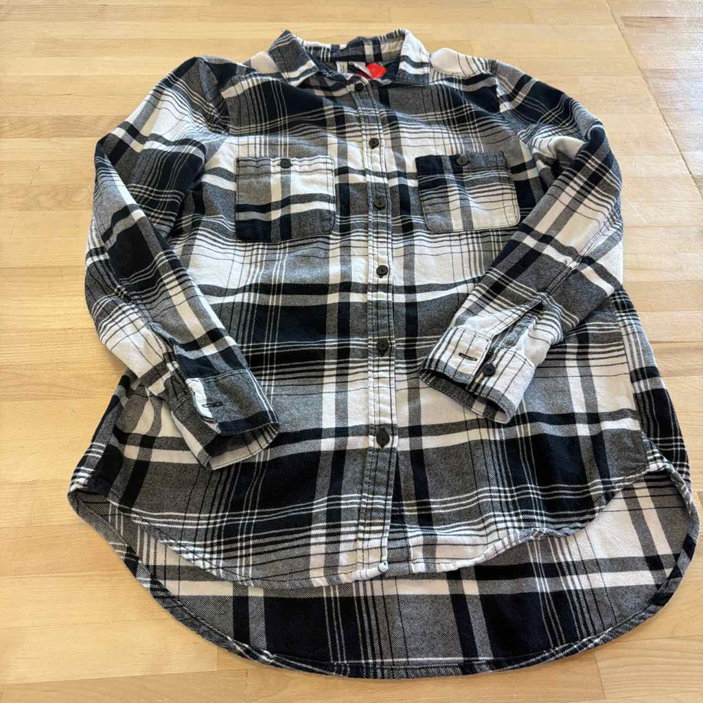 Divided Size 6 Black Preloved flannel