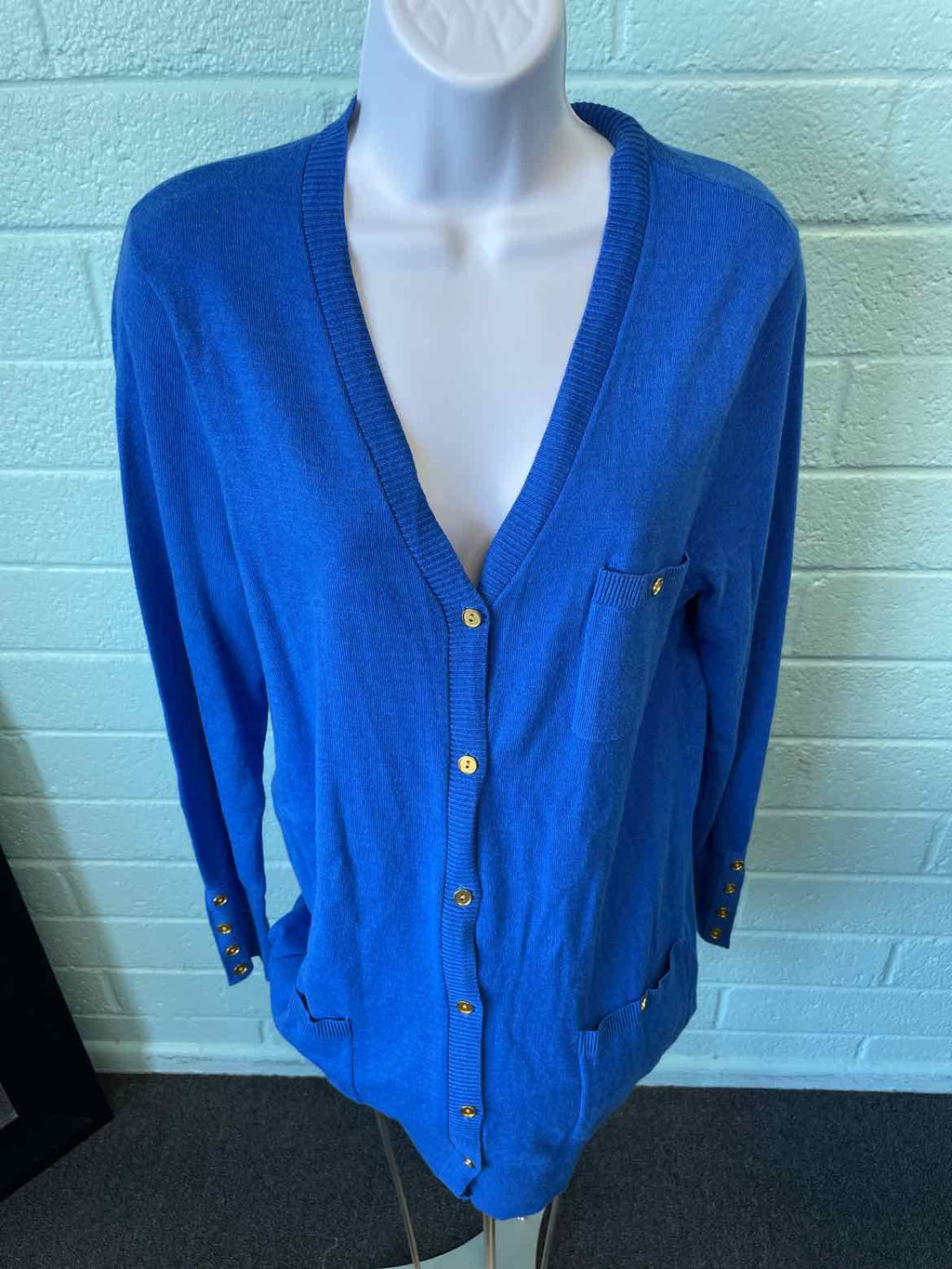 DG2 Size M Bright Blue Sweater