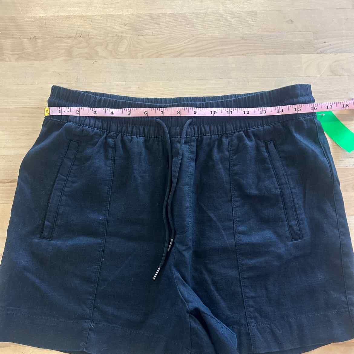 Athleta Women Size M Black Preloved Shorts