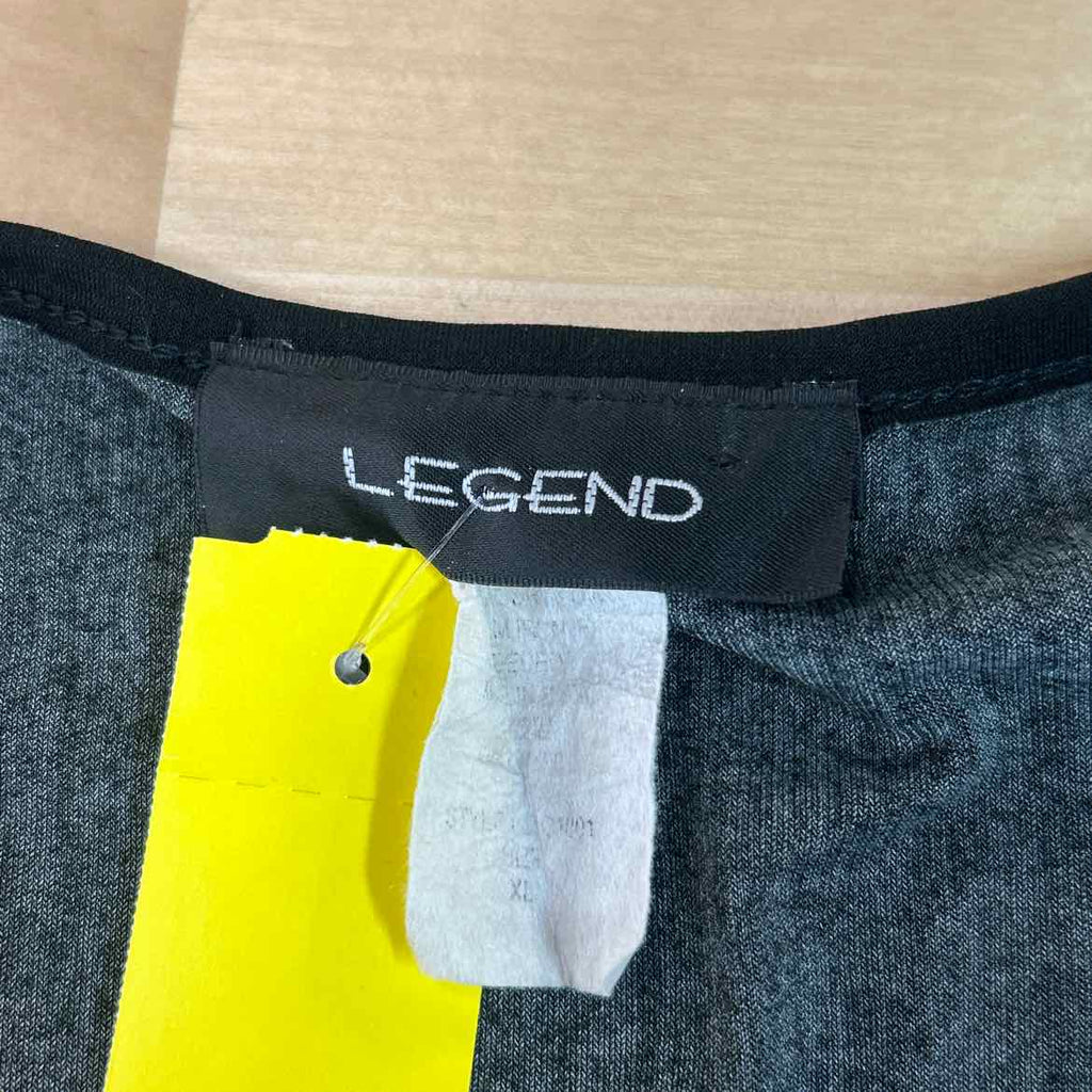 LegEnd Size XL Black Red Preloved Longsleeve