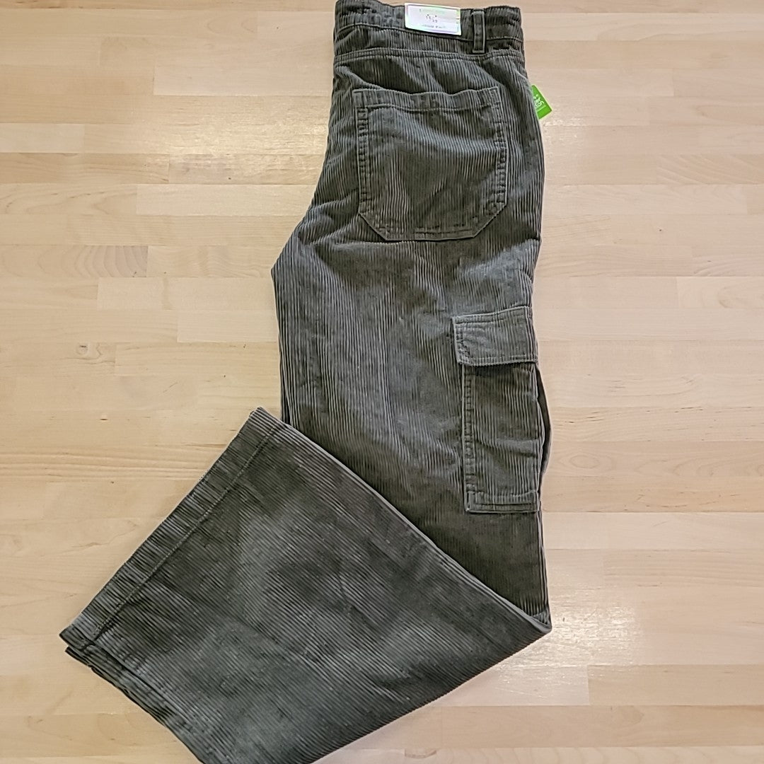 tinceltown Size 15 Cotton Corduroy Low-Rise Cargo Jeans - Green