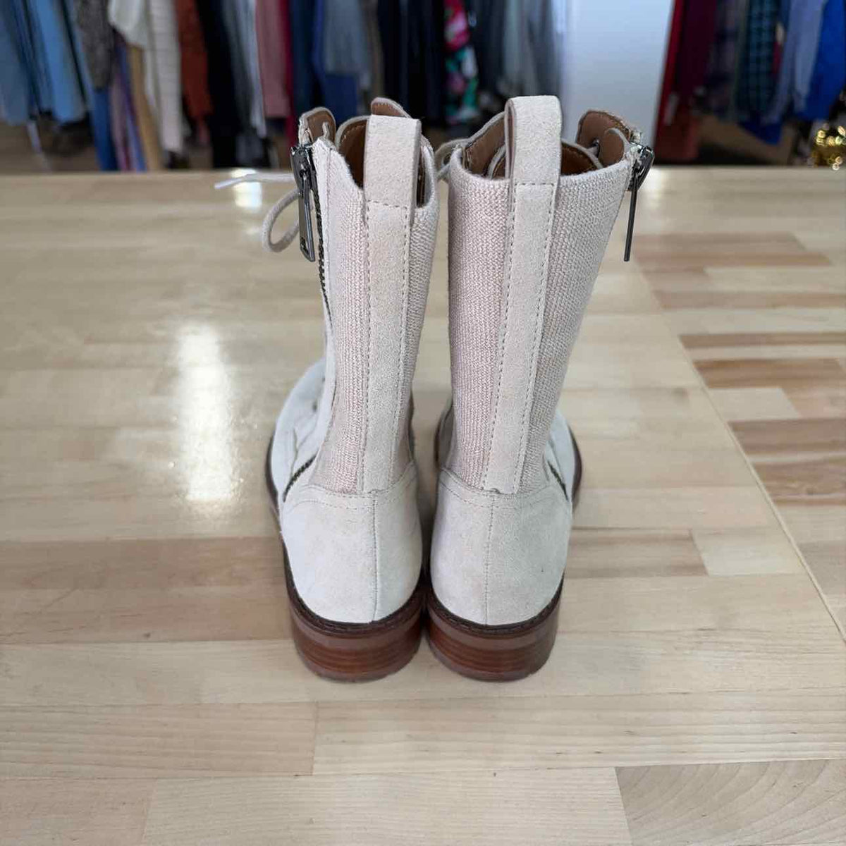 Naturalizer Size 6 Beige Suede Preloved Boots