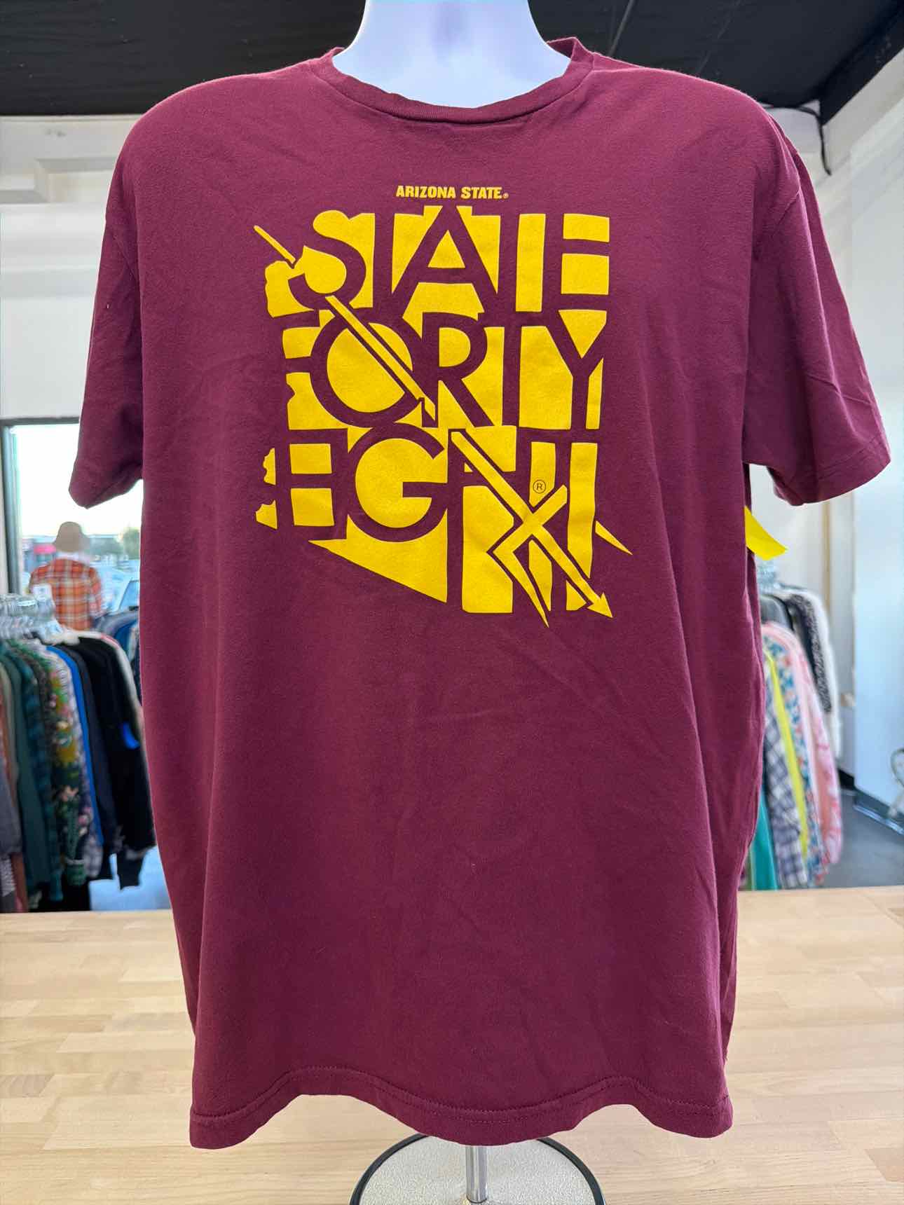 State Forty Eight Size XL Burgandy T-shirt