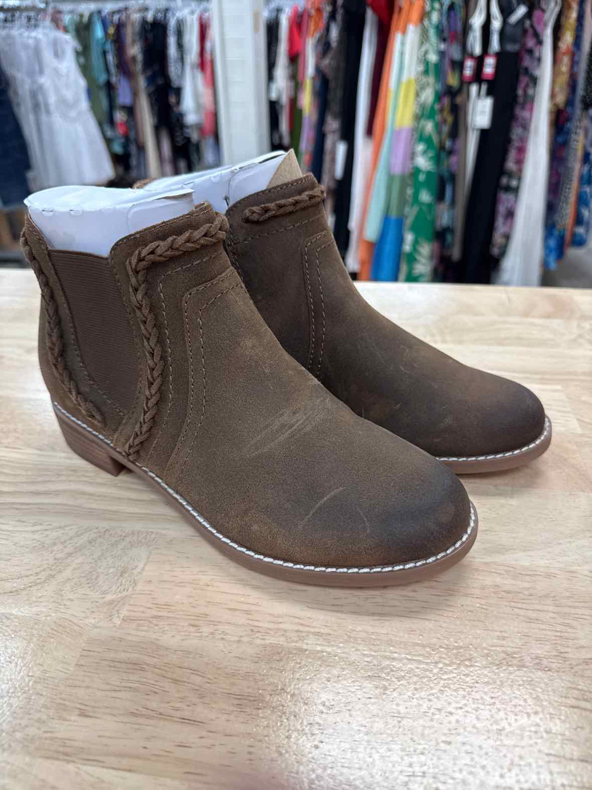 Earth Size 7.5 Brown Leather New Bootie