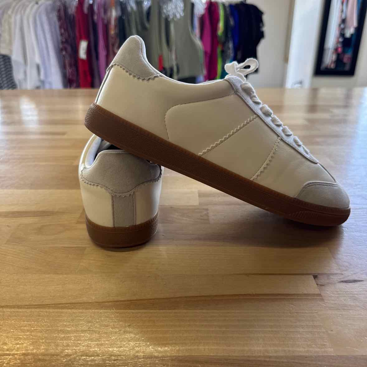 On 34th Women's Marinaa Low-Top Sneakers