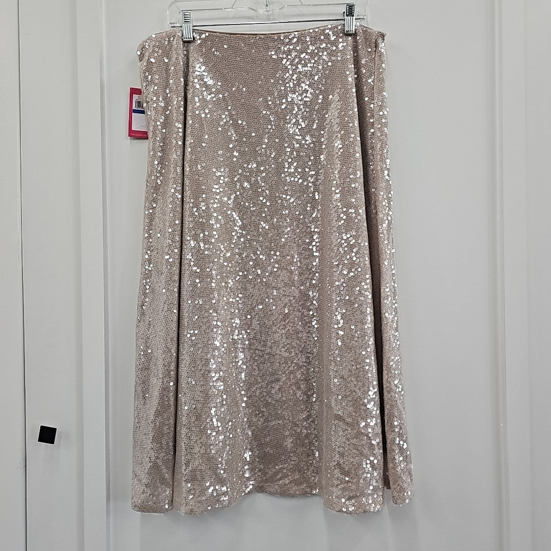 Vince Camuto Size XL Gold Sequined Skirt