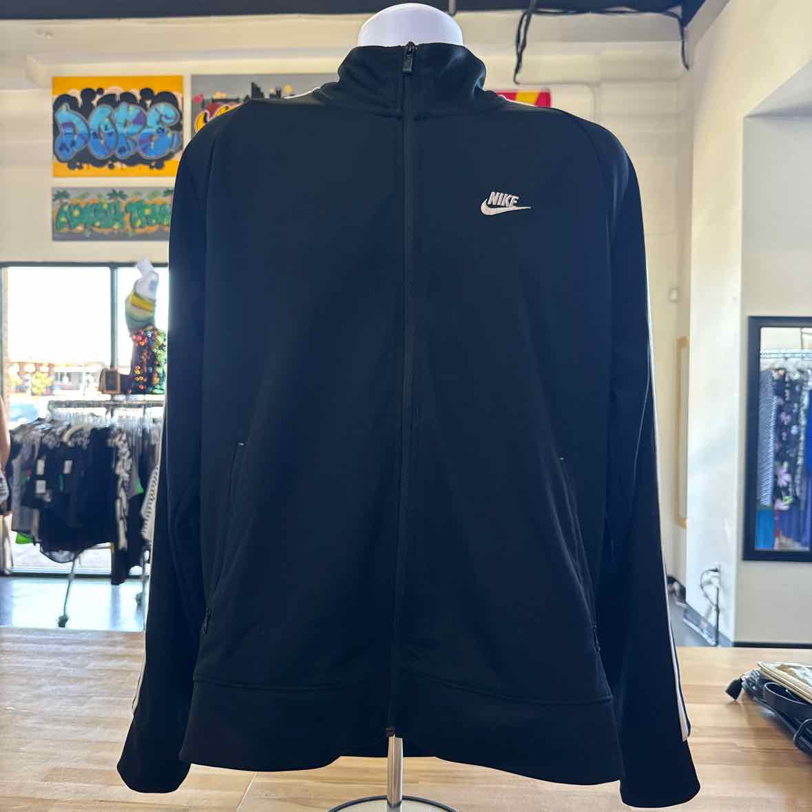 Nike Size L Black MENS Jacket