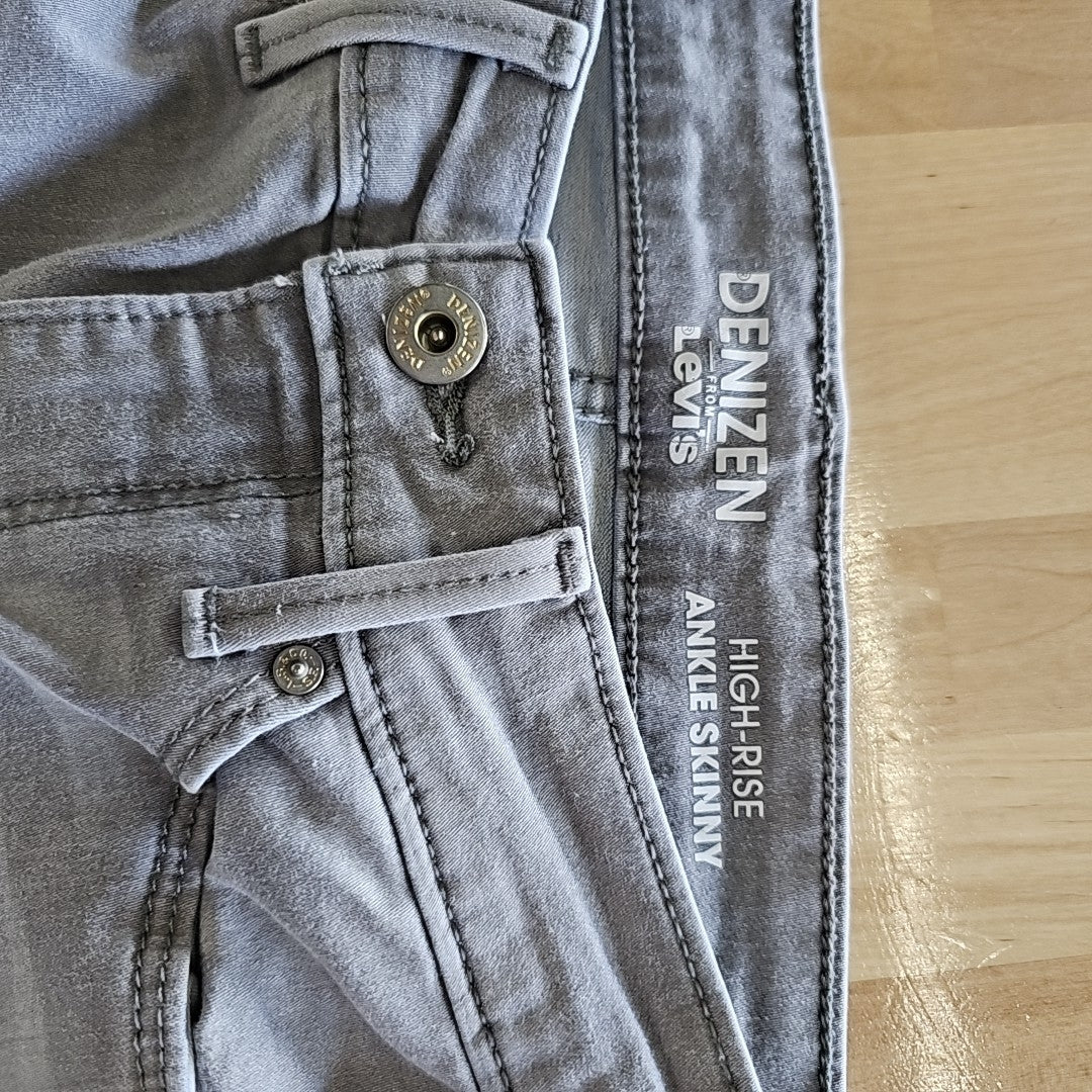 Levi's Size 4 Gray Pants