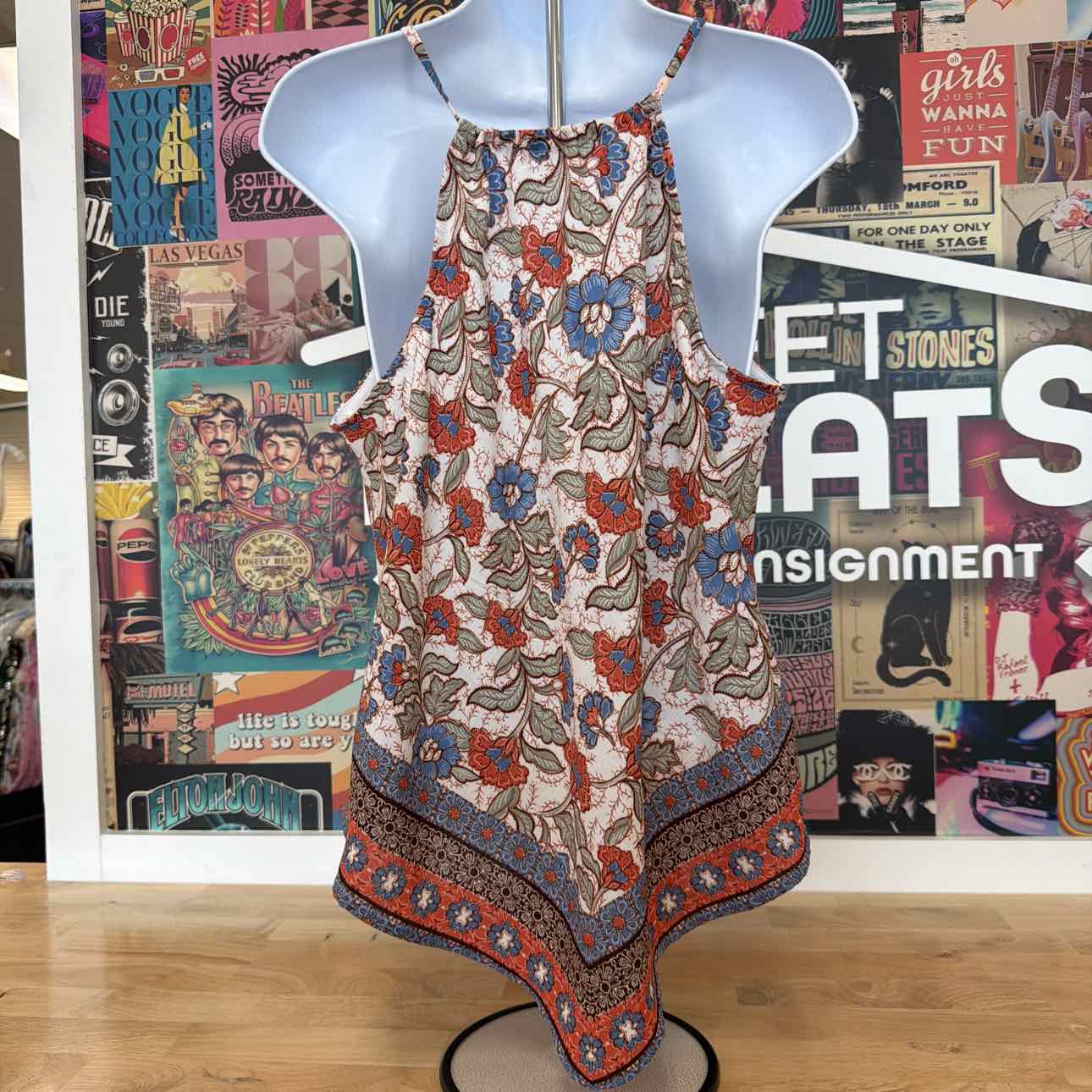 BCX Size L Multi-Color New Tank
