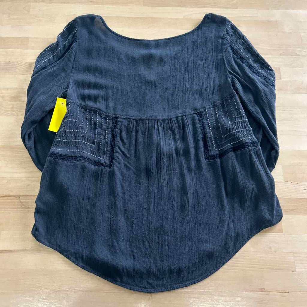 American Eagle Size M Blue Blouse