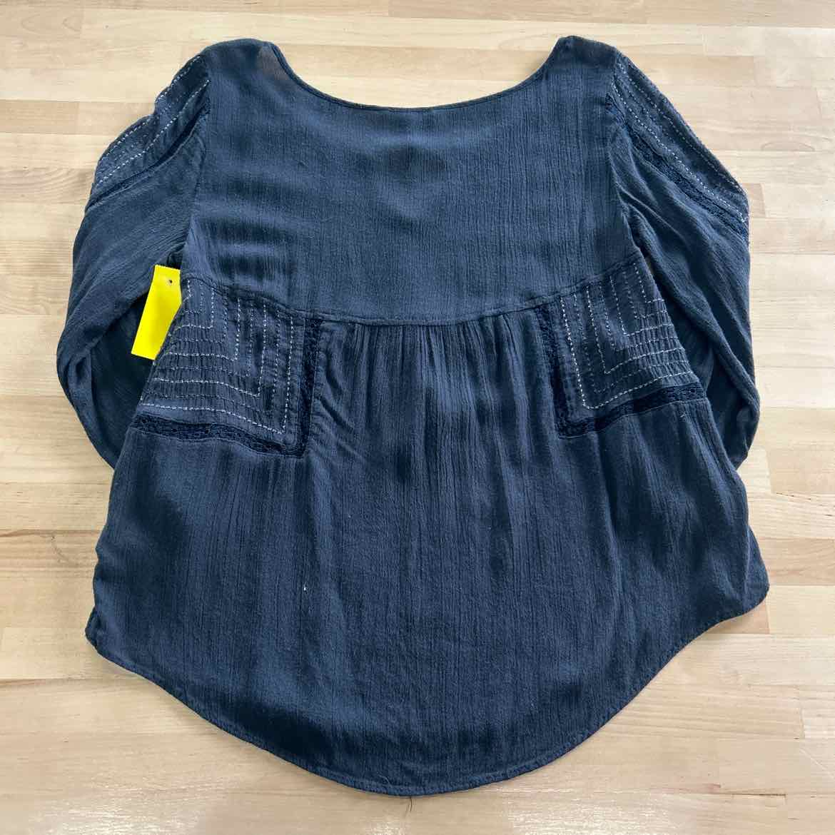American Eagle Size M Blue Blouse