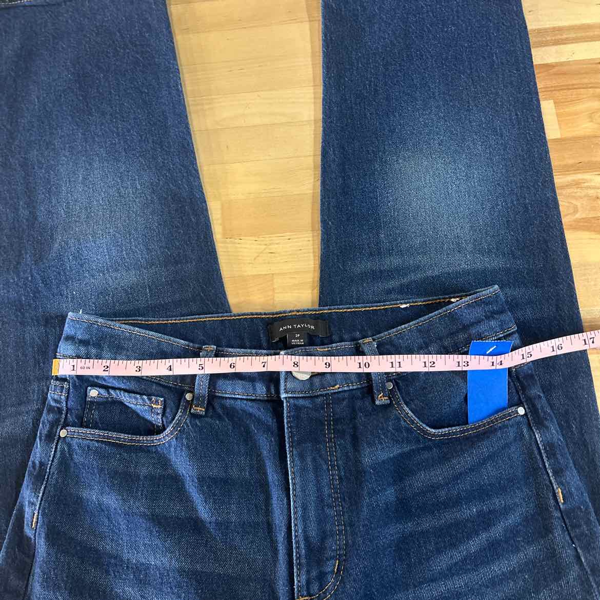 Ann Taylor Size 2 Blue Denim Preloved Jeans