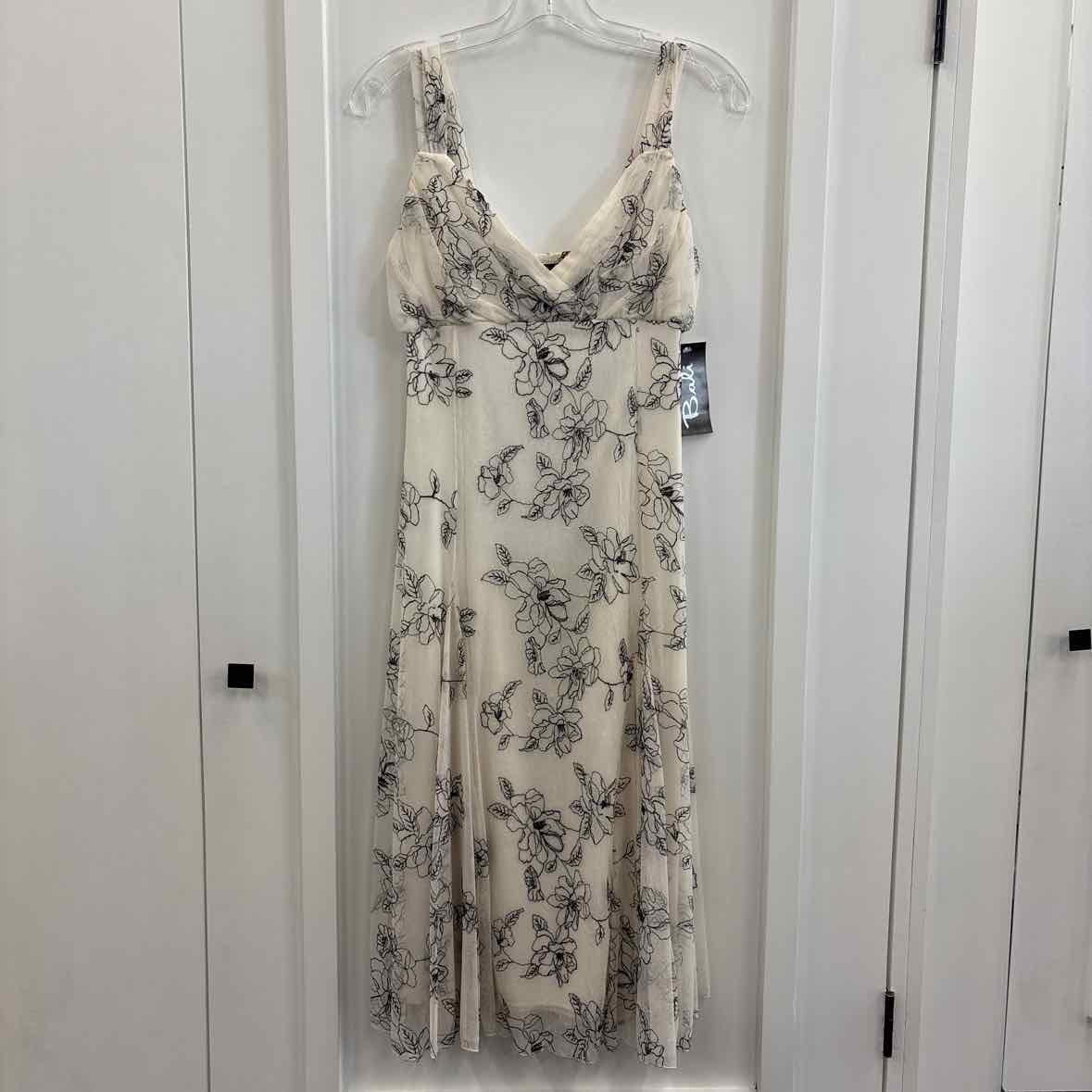 Bali Size 6 BLACK & WHITE Dress