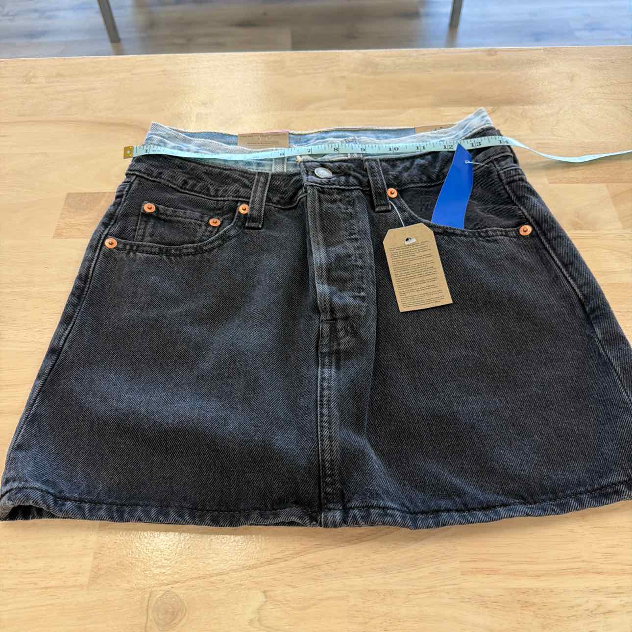 Levi's Size 24 Black New Skirt