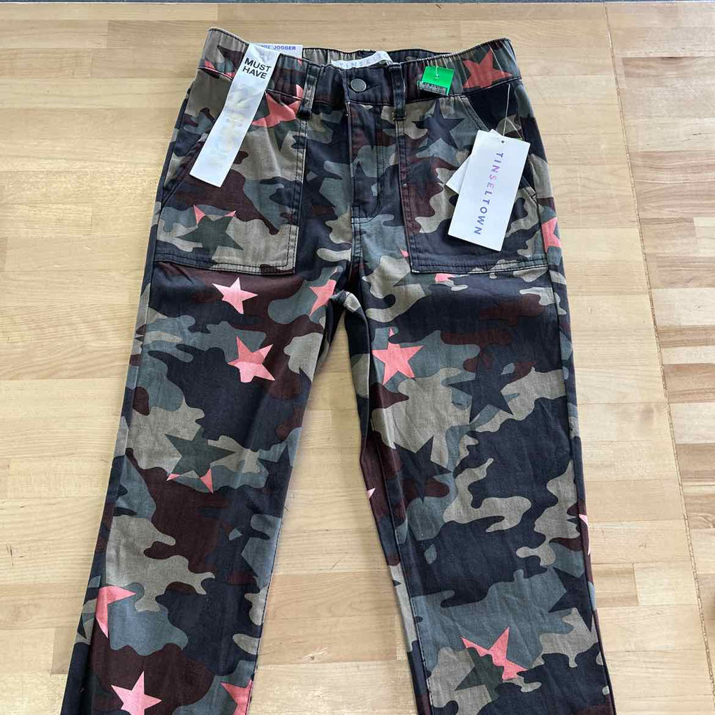 Tinseltown Juniors' Utility Cargo Jogger Pants - Star Camo