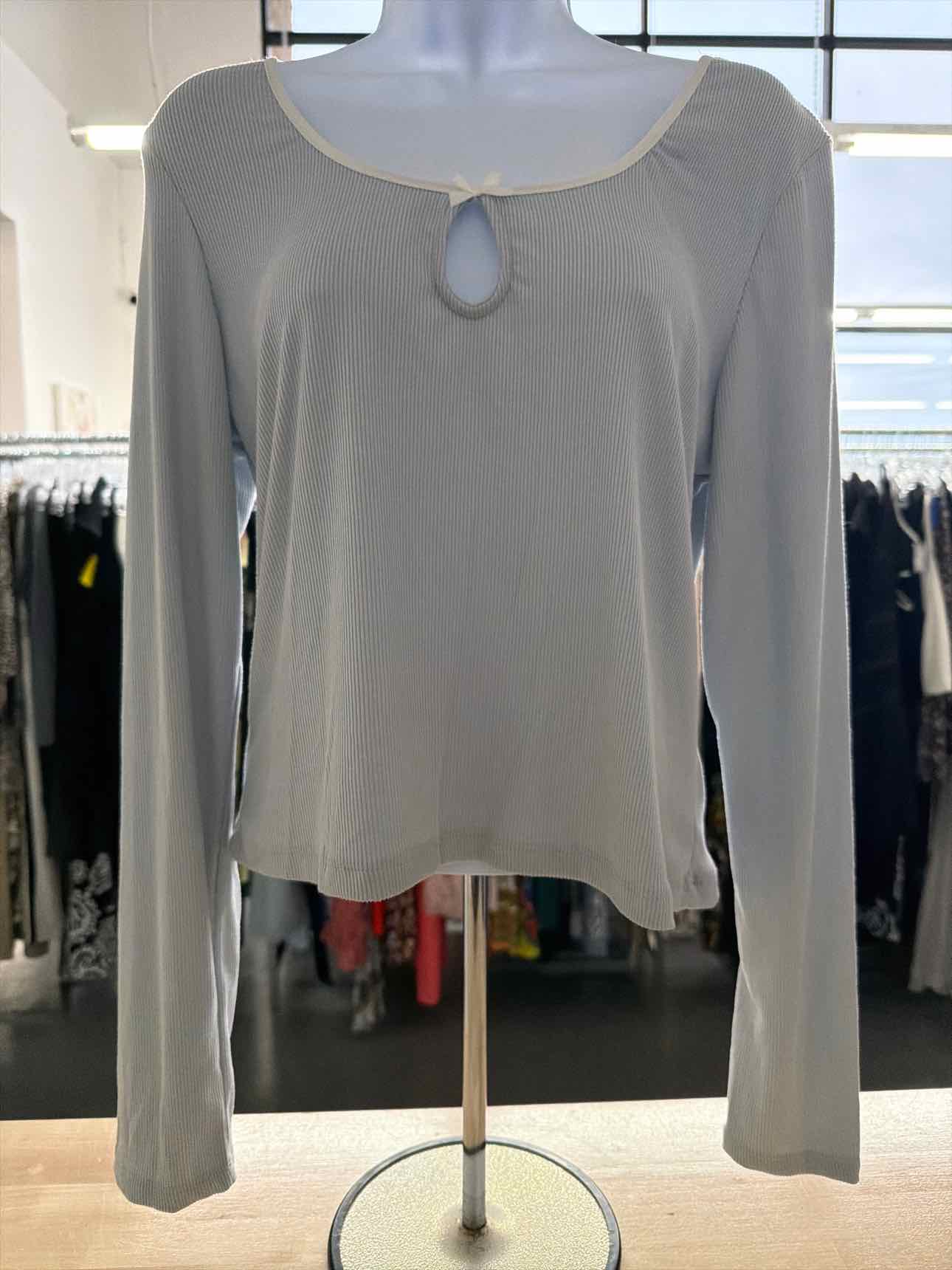 Just Polly Juniors' Contrast-Trim Rib-Knit Top