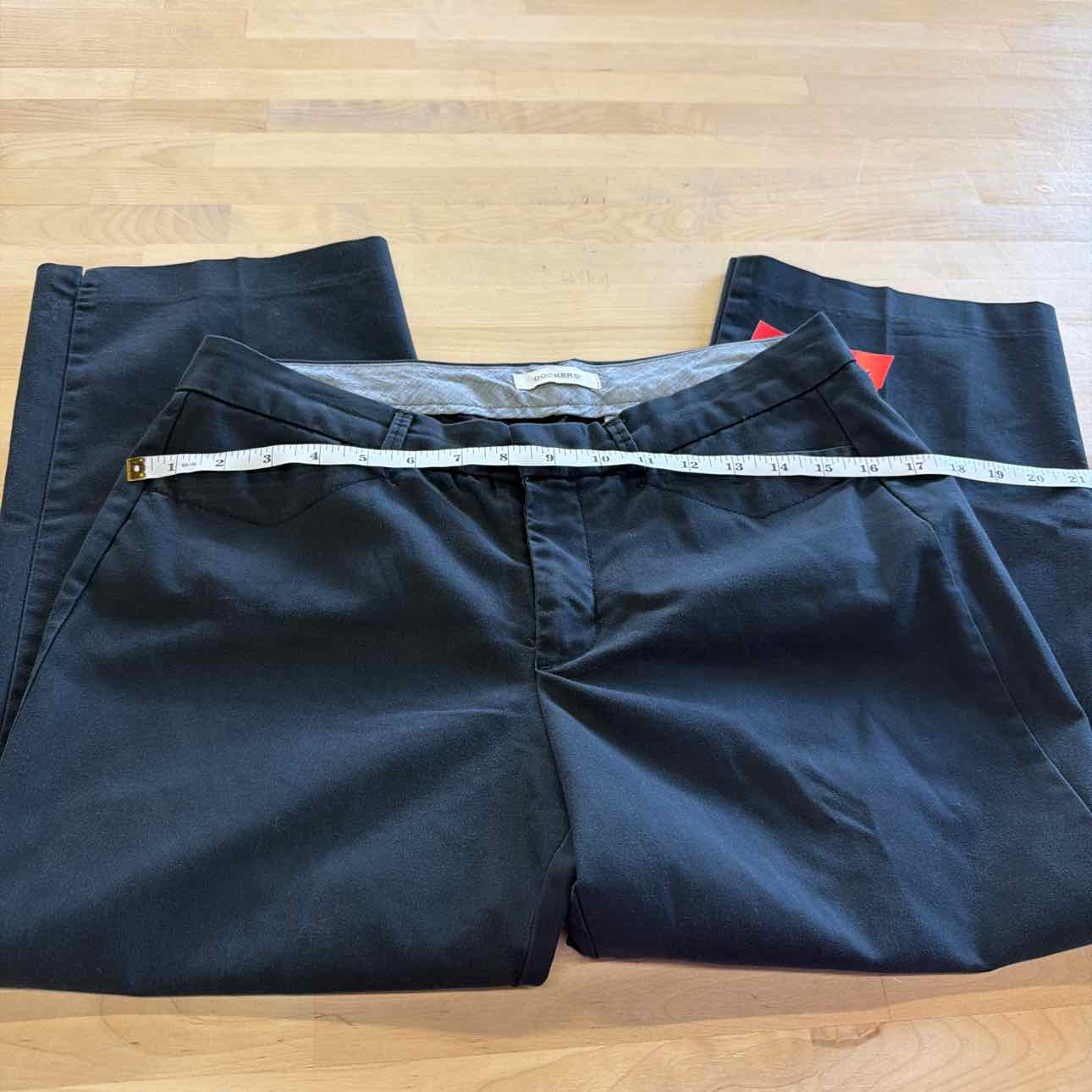 dockers Size 6 Black Preloved Pants