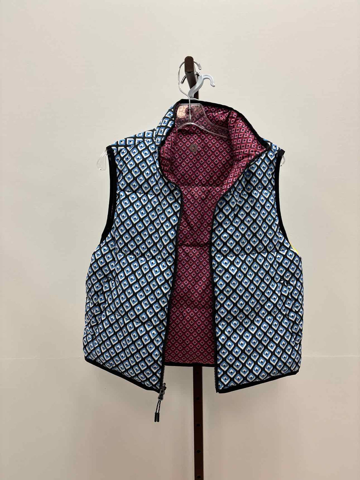 Sketches Size M Multi Color Preloved Vest