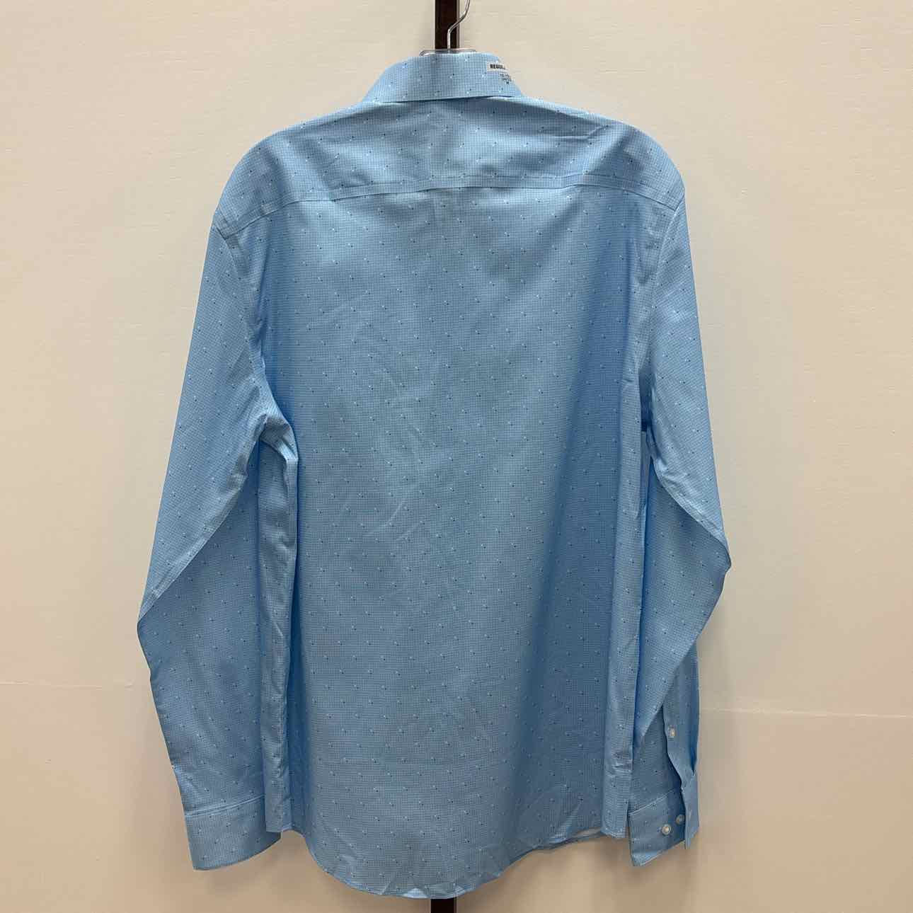 Van Huesen Size M Blue New MENS Button Down Shirt