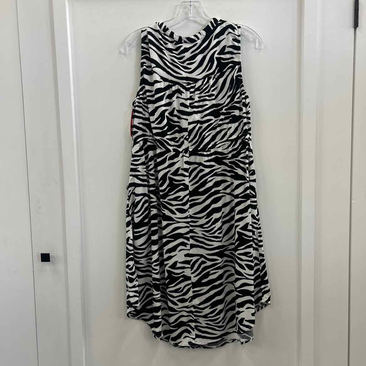 Torrid Size 1X Black/White Preloved Dress