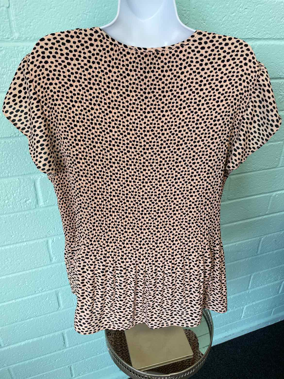 Adrianna Papell Size L Black & Pink Shirt