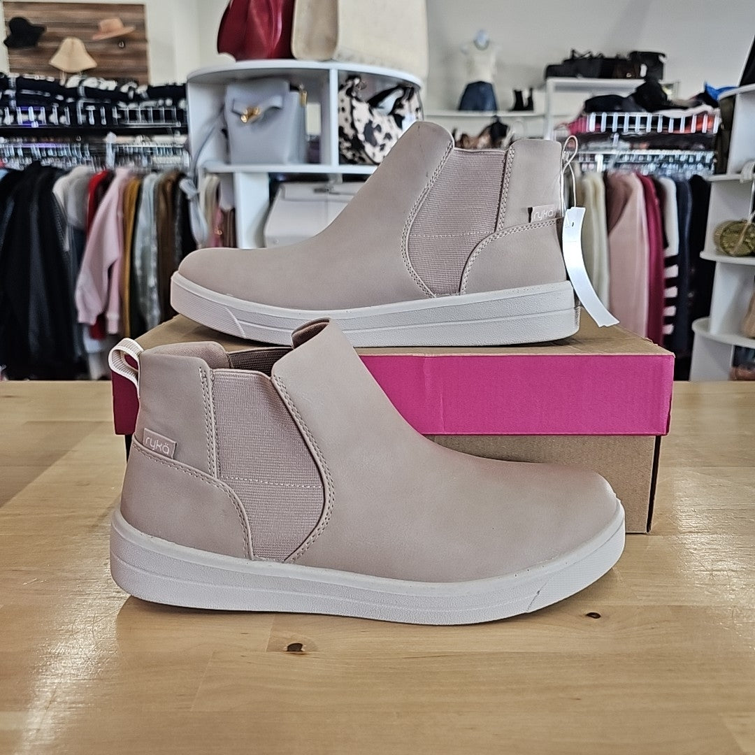 Ryka Size 10 Tan New Sneakers