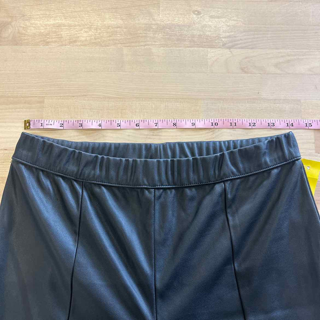 BCBG Size M Black Faux Leather Pants