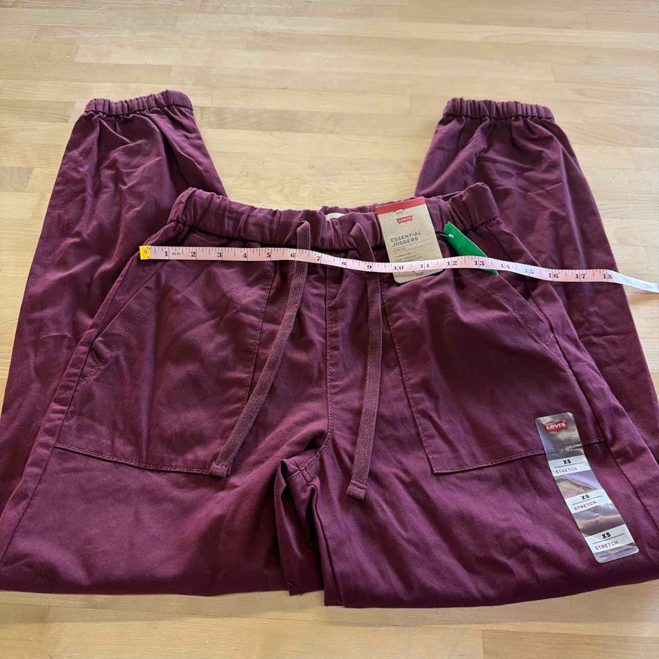 Levi's Women's Mid-Rise Essential Joggers - Merlot