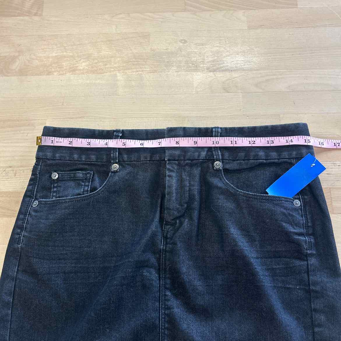 Gap Size 4 Gray Denim Preloved Skirt