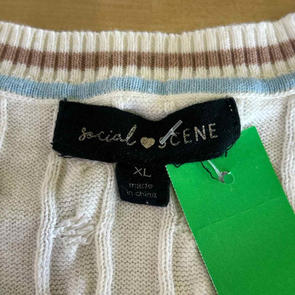 Social Scene Size XL White Knit Preloved Sweater
