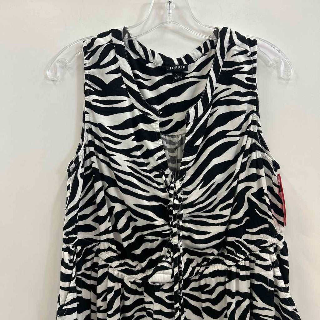 Torrid Size 1X Black/White Preloved Dress