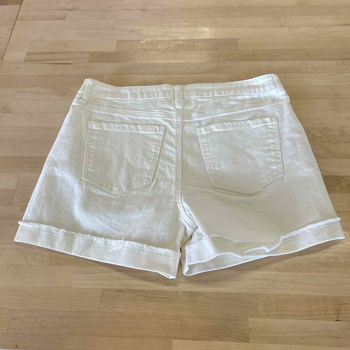 Celebrity pink Size 13 White New Shorts