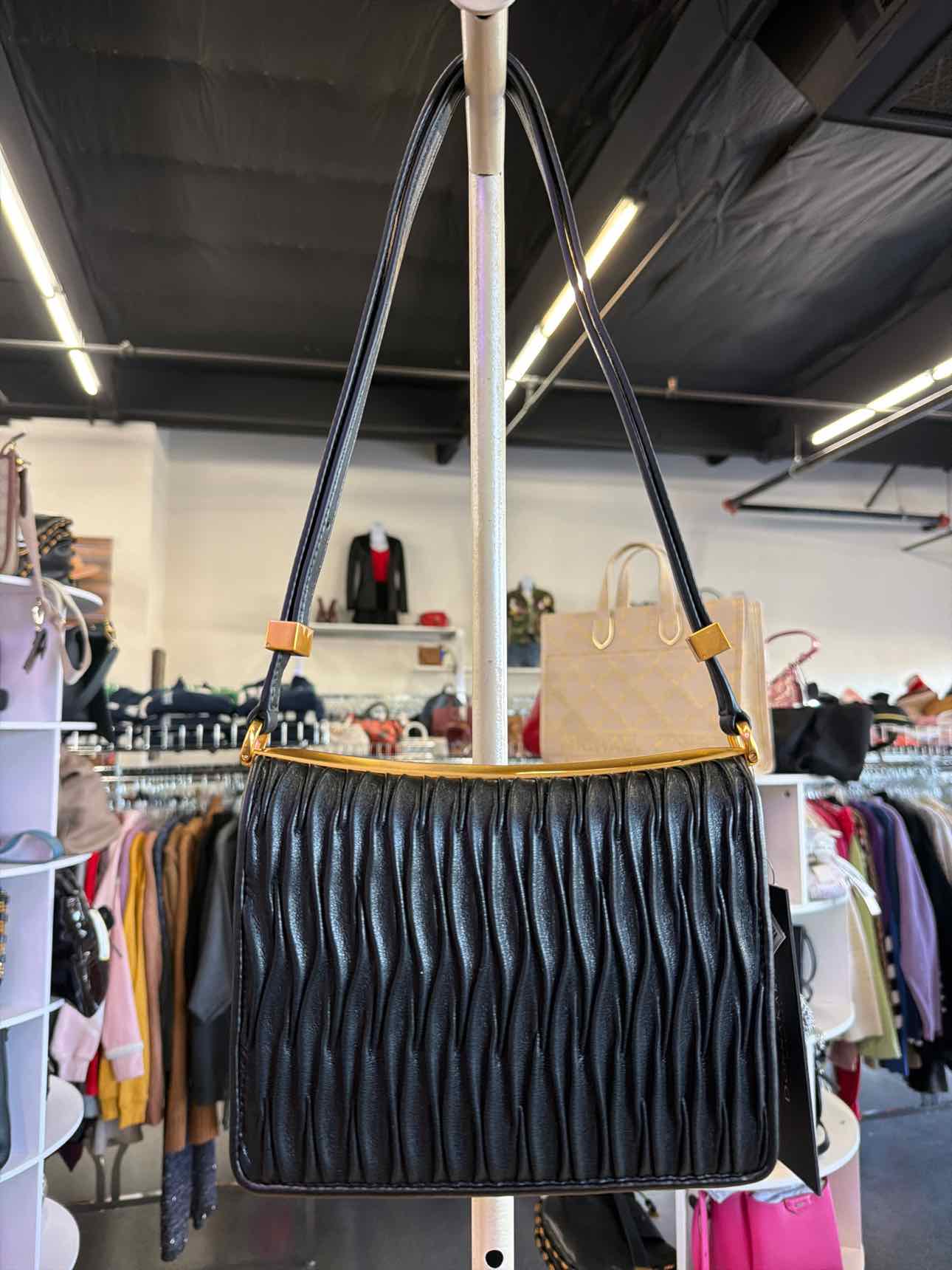 Donna Karan New York Jericho Flap Shoulder with Sculpted Hardware - Black/Gold