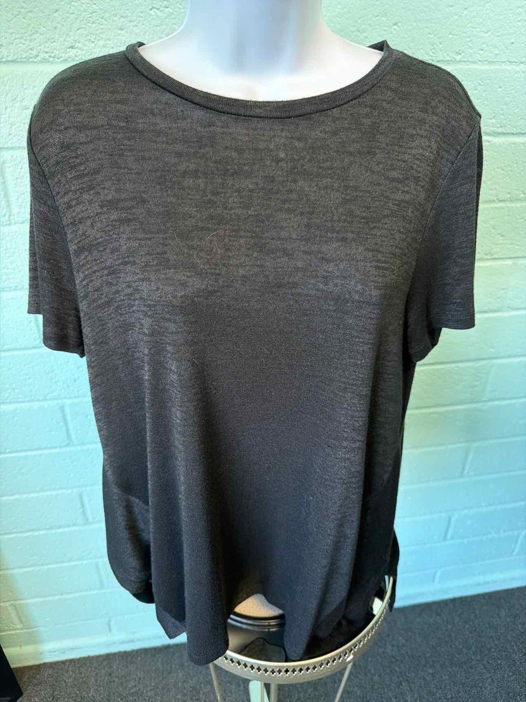 Jones Size M Black Shirt