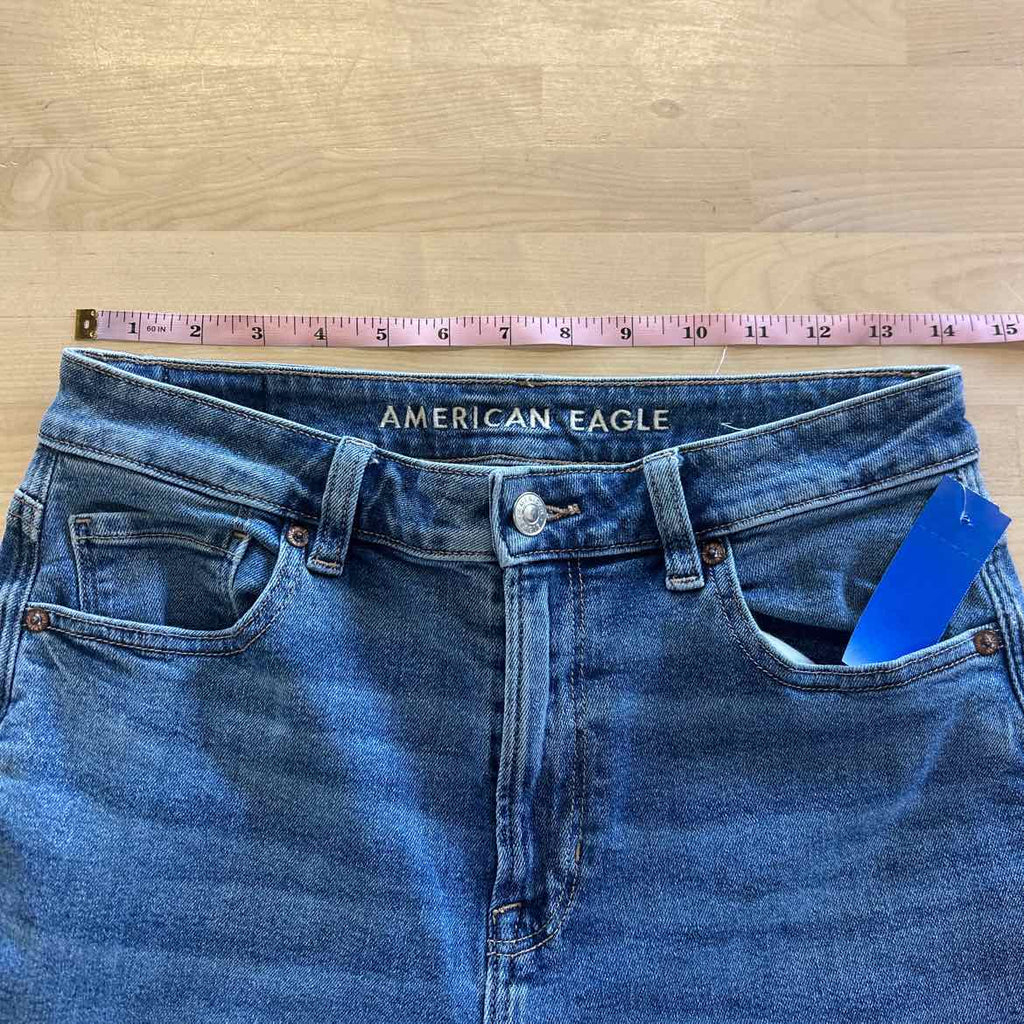 American Eagle Size 8 Blue Denim Preloved Jeans