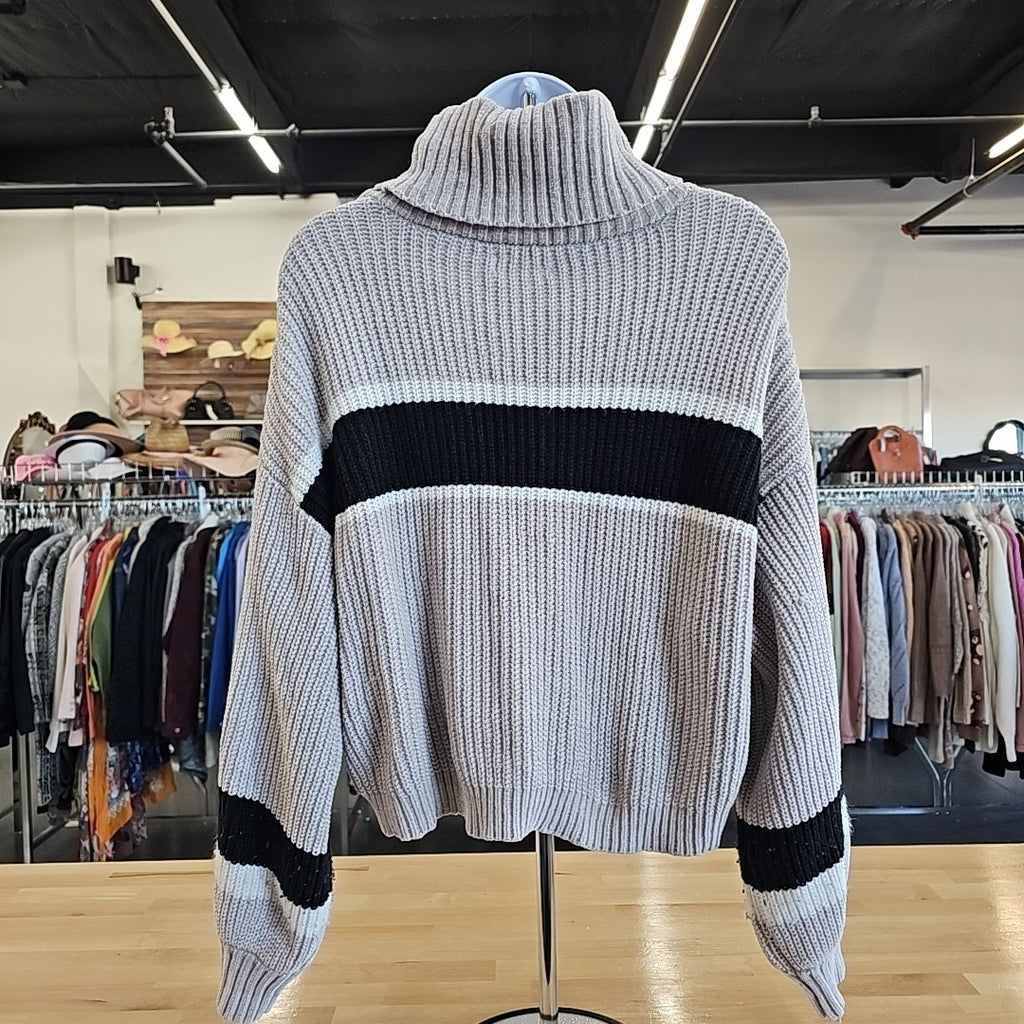 takara Size S Gray Sweater