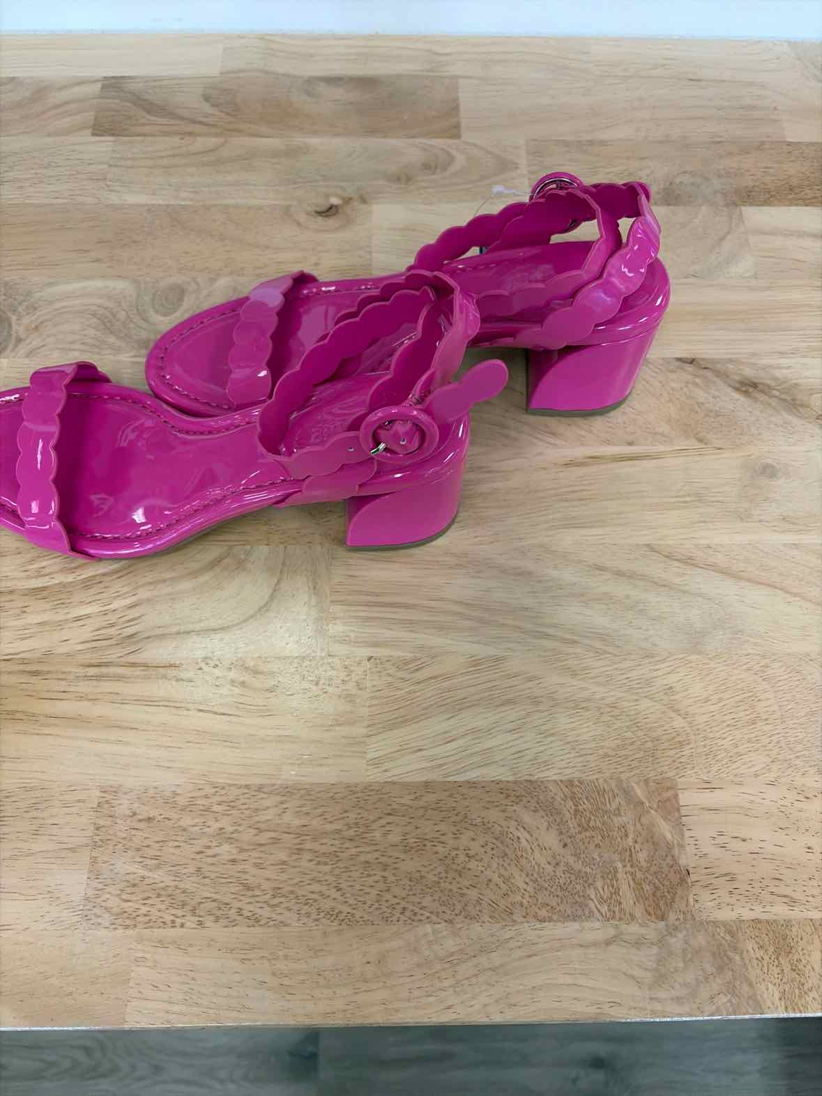 On 34th Size 8 On 34th Women's Pathina Scalloped Block Heel Sandals
