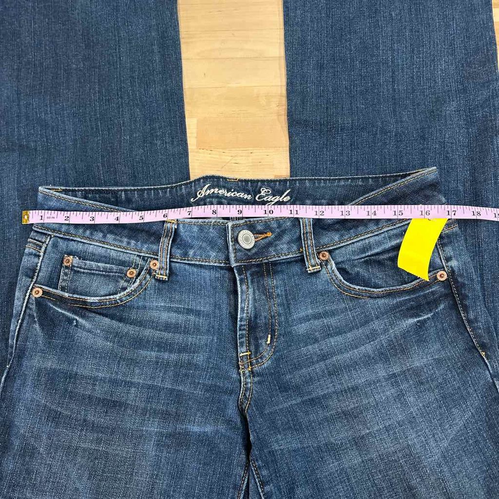 American Eagle Size 8 Blue Denim Preloved Jeans