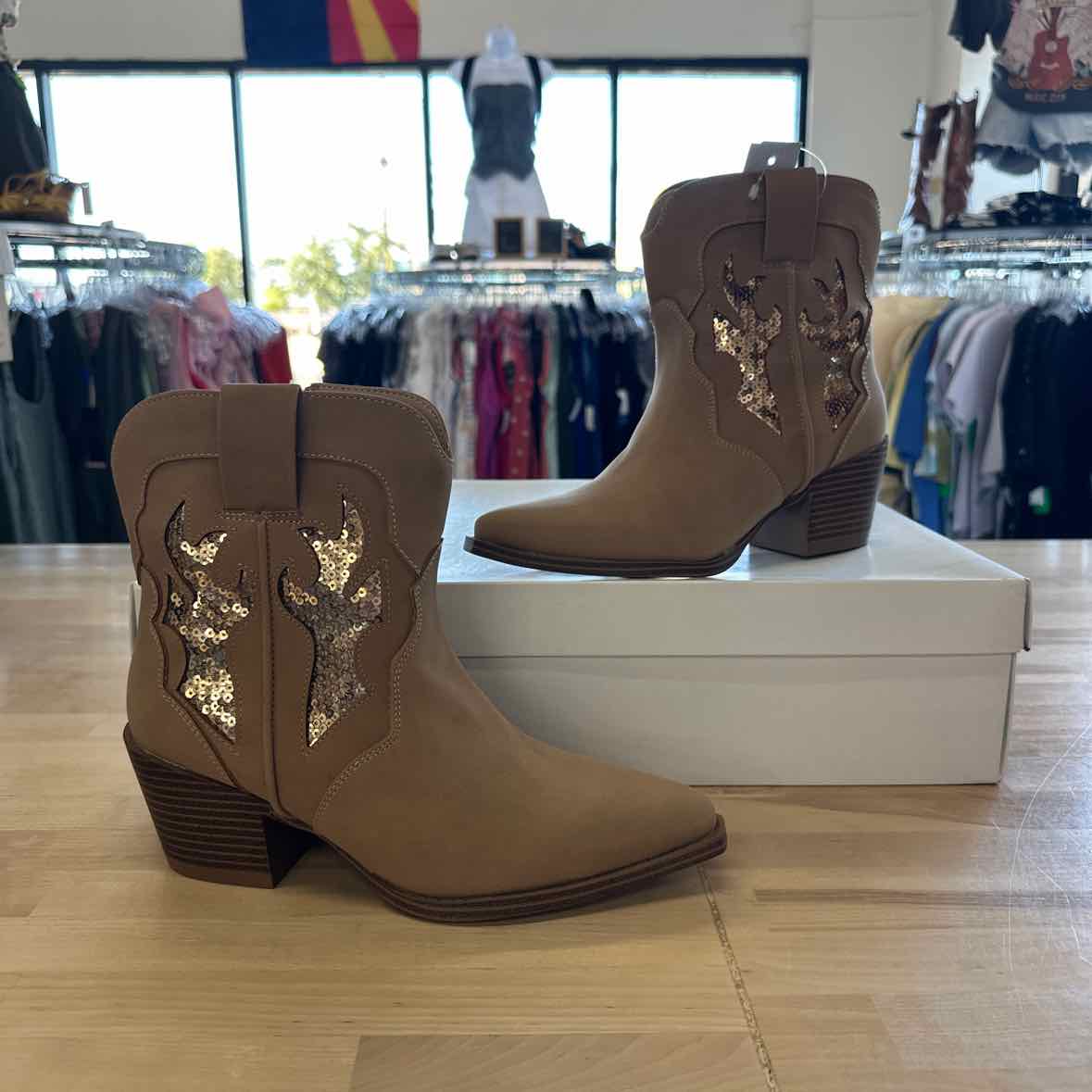 Shoe Size 7 Tan Wild Pair Lucie Western Booties