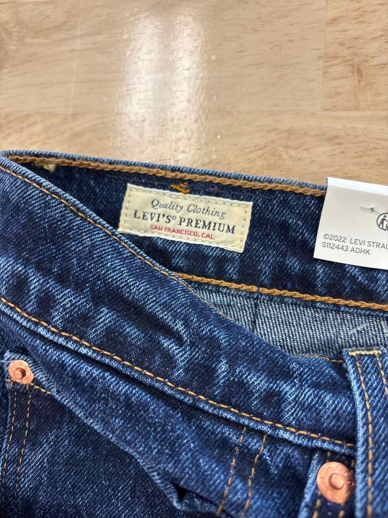 Levi's Size 33x32 Ribcage Bell Jeans