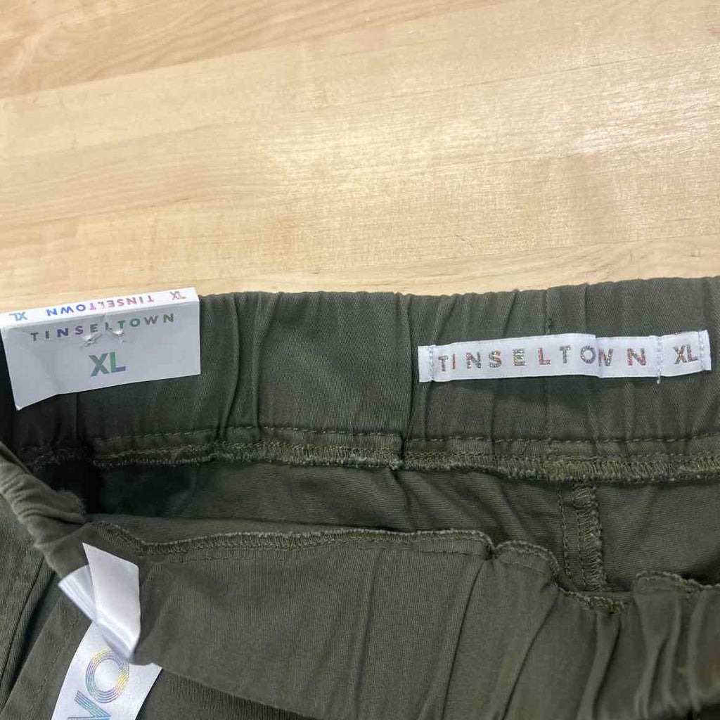 TINSELTOWN Size XL Green Pants