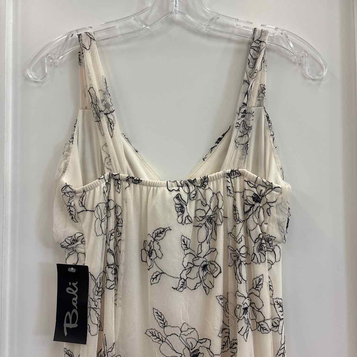 Bali Size 6 BLACK & WHITE Dress