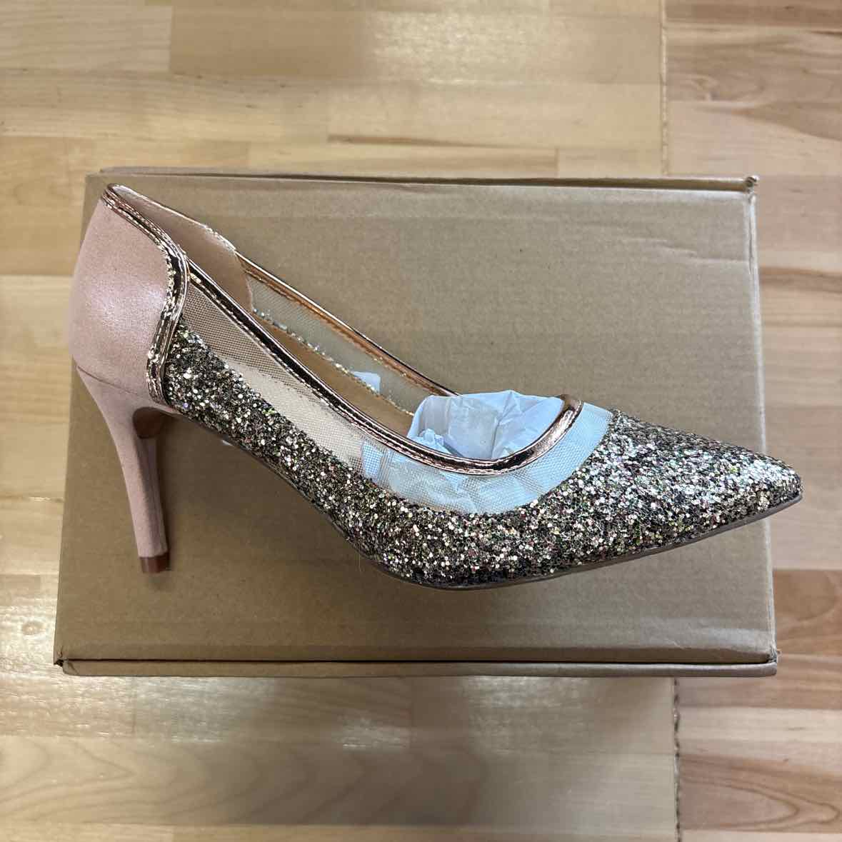 Journee Collection Women's Kalani Pump