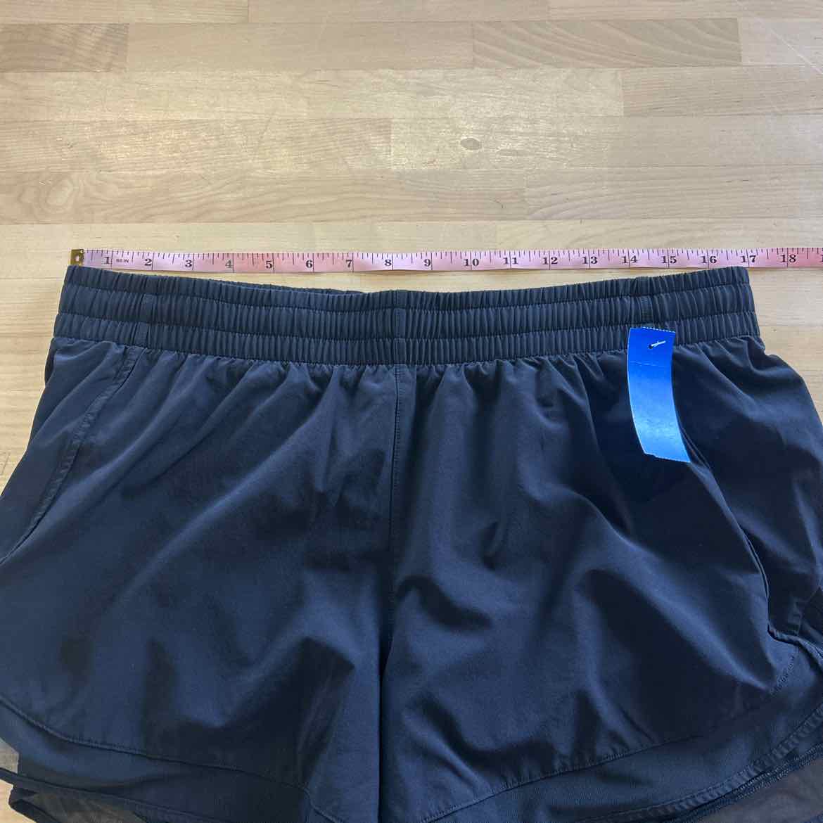 Athleta Size L Black Preloved Athletic Shorts