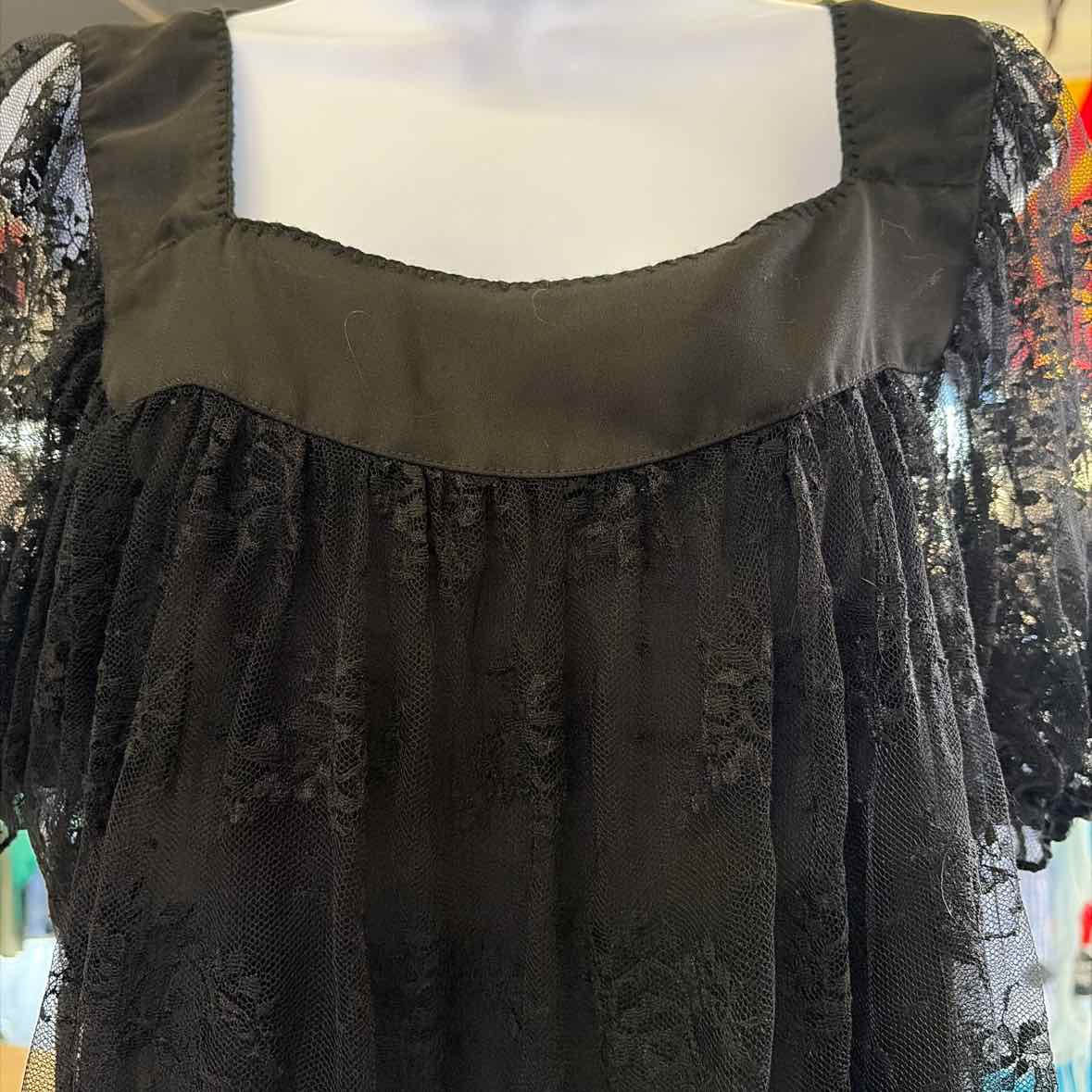 Nicole Hiler Size 16 Black Preloved Blouse SS