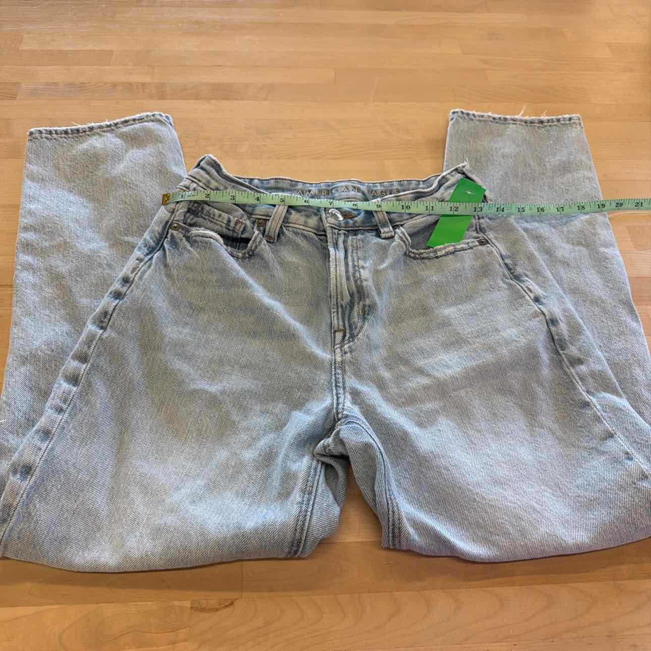 American Eagle Size 4 Blue Denim Preloved Jeans